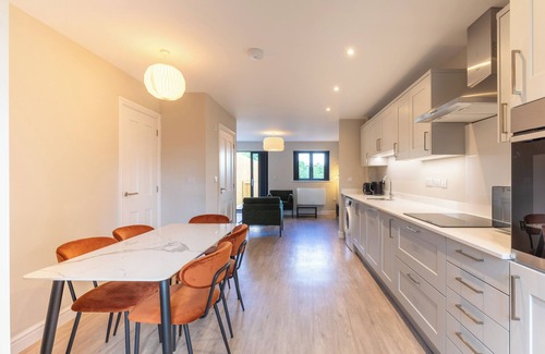 Newton St Loe Appartement | Newly Refurbished Home, Short Drive to Bath Centre