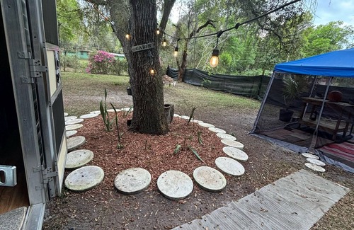 Umatilla Maison | GC & Fams Cantina No Traffic Country Getaway!