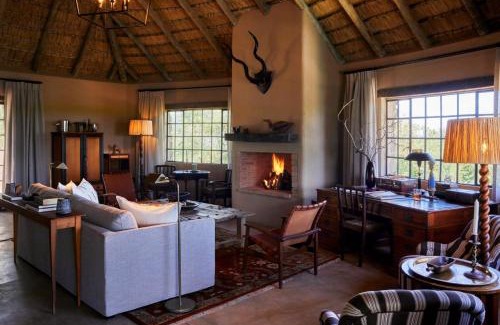 Kruger National Park Cabine | Geiger's Camp in Timbavati Game Reserve by NEWMARK
