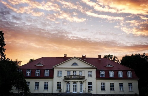 Muritz Maison | Gelbe Suite - Gutshaus Gevezin