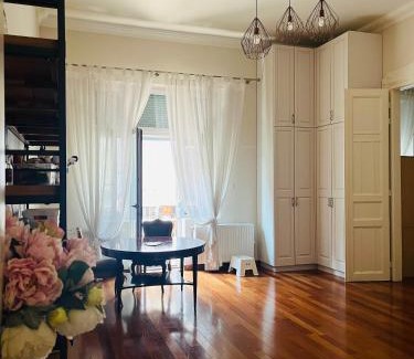 Szentimrevaros Appartement | Gellert Square Family Residence - Premium Stay in Buda Side's Cultural Center