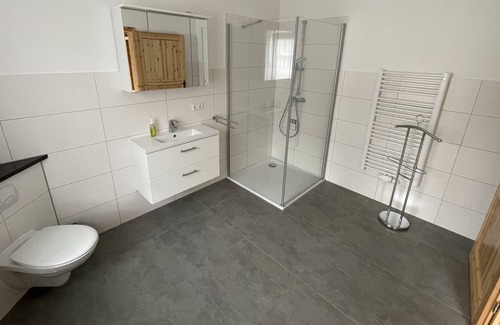 Schweez Appartement | Gemütlich Ferienwohnung mit Romantischen Teichblick