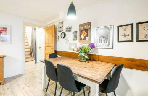 Rotherbaum Appartement | Gemütliche 3-ZKB WC SouterrainWohnung in Bestlage