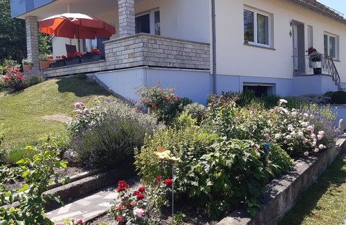 Rauhenebrach Appartement | Appartement mansardé confortable avec balcon privé