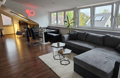 Kirchheim unter Teck Appartement | Gemütliche Loft-ferienwohnung mit Blick auf die Burg Teck in Ruhiger Lage