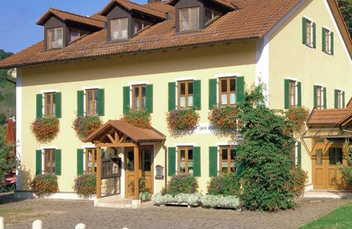 Riedenburg Appartement | Gemütliche Ferienwohnung für bis zu Vier Personen mit Vorgarten