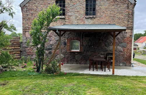 Liepen Appartement | Gemütliche Ferienwohnung mit Kaminofen, Renoviert+rustikal