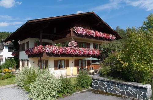 Silberberg Appartement | Gemütliche Ferienwohnung mit Großer Südterrasse