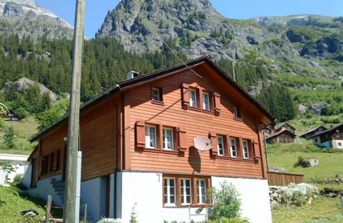Silenen Appartement | Gemütliche Ferienwohnung auf der Golzernalp im Wunderschönen Maderanertal