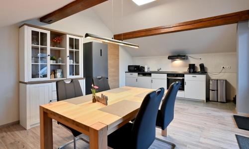 Roes Appartement | Gemütliche Ferienwohnung "Eifel - Moselhöhe", Nähe Pyrmonter Felsensteig