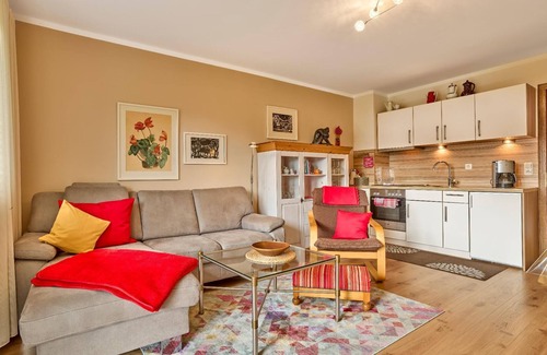 Silberberg Appartement | Appartement confortable (52m²) pour deux personnes. Chaises longues dans le jardin.