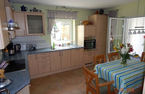 Kueps Appartement | Acogedor apartamento (60m2) en la planta baja con un pequeño jardín y terraza