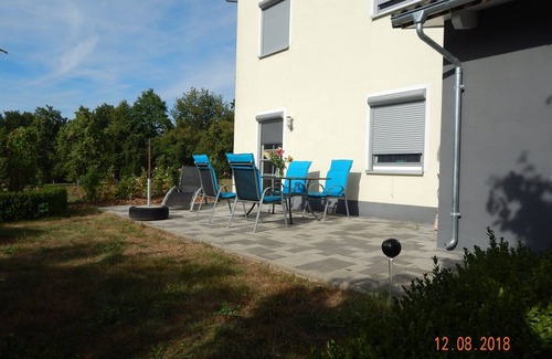 Kueps Appartement | Acogedor apartamento (60m2) en la planta baja con un pequeño jardín y terraza