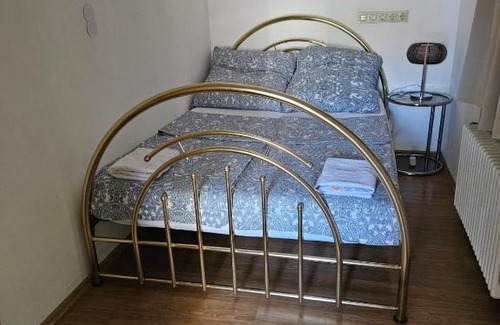 Ichenhausen Appartement | Gemütliche Gäste Suite für ruhige Nächte. Zentral