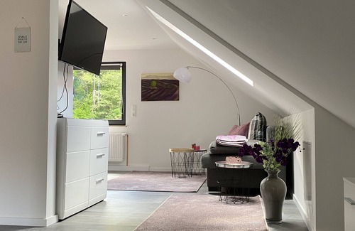 Pottenstein Appartement | Gemütliche Helle Moderne Dachgeschosswohnung mit Blick auf das