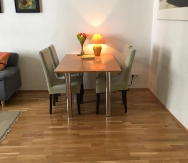 Wieden Appartement | Gemütliche ruhige Altbauwohnung Nähe Hauptbahnhof und City