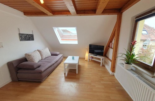 Muehlacker Appartement | Gemütliche zentrale DG Wohnung in Mühlacker