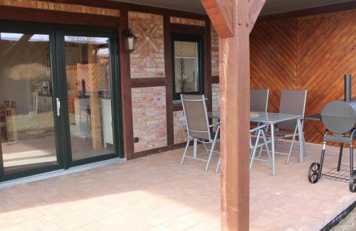 Kroepelin Maison | Gemütliches Appartement in Brusow mit Garten