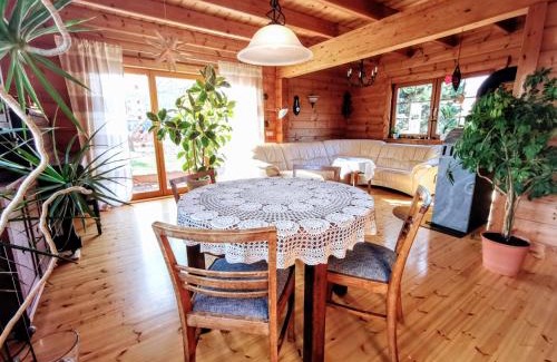 Schnepfenthal-Rodichen Maison | Gemütliches Blockhaus am Wald mit großem Garten