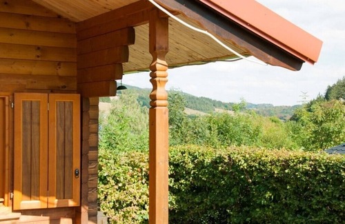 Medebach Cabine | Gemütliches Blockhaus auf Schönem Campingplatz