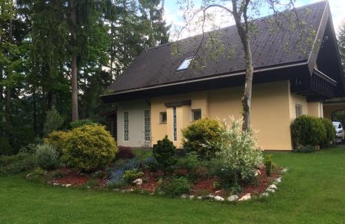 Wolfsberg Maison | Gemütliches Ferienhaus am Waldrand