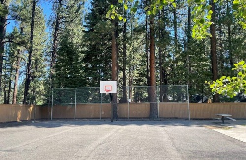 Tahoe Valley Appartement | Gem in South Lake Tahoe Vikingsholm