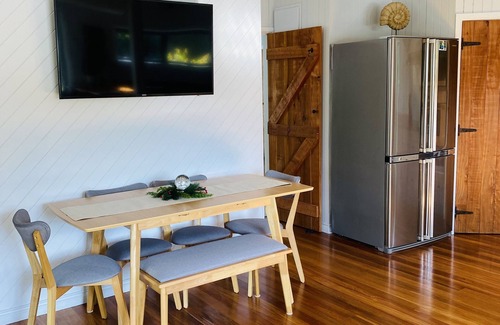 Kawaha Point Chalet De Ski | Gemini Lodge Rotorua Lake Side Paradise