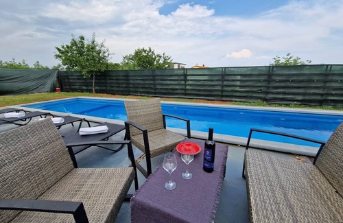 Loborika Maison | Gemutliche Ferienhaus Petric fur Erholende Urlaub...10 Min.vom Strane und Stadt