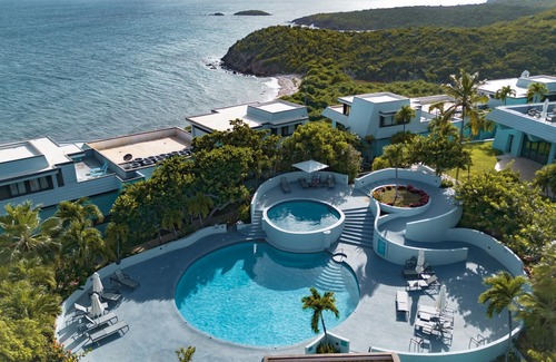 Bolongo Bay Copropriété | Generator! 4BR remodeled, w/BEACH and 3 POOLS!