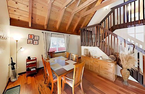 Black Bart Maison | Genoa Haven