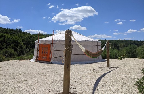 Saint-Colomb-de-Lauzun Cabine | Genuine Mongolian Yurt with outdoor kitchen,shower and 10m x 4.2m POOL