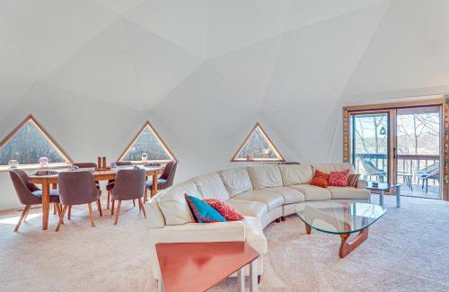 North Freedom Maison | Geodesic Dome House 18 Acres on Baraboo River!