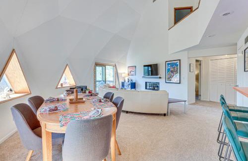 North Freedom Maison | Geodesic Dome House 18 Acres on Baraboo River!