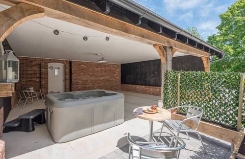 Ipswich Appartement | Geoff's Rest with Hot Tub, Pond Hall Farm, Hadleig