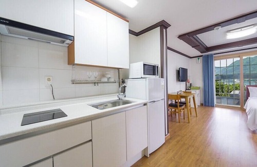 Irun-myeon Appartement | Geoje Cheongsol Pension