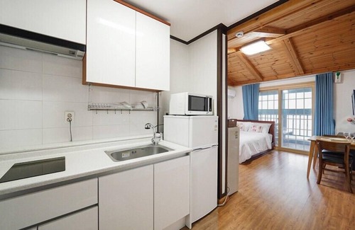 Irun-myeon Appartement | Geoje Cheongsol Pension
