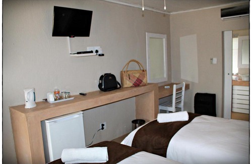 Tzaneen Cabine | Georges Valley Lodge