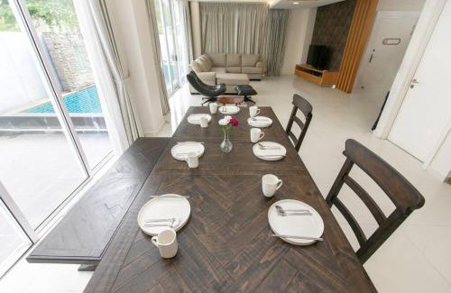 Downtown George Town Maison | GeorgeTown PrivatePool Snooker 25Pax BBQ