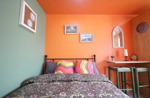 Errill Maison | Georgias Gate Studio Cottage - Sleeps 4 & Pets Ok