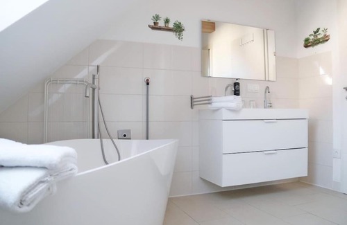 Tattendorf Appartement | geräumige Dachgeschoßwohnung