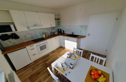 Schwerin Appartement | geräumige, moderne Ferienwohnung mit PKW- und Fahrradstellplatz - FeWo Nordland
