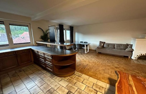 Imst Appartement | Geräumige rustikale Tiroler Wohnung 1-8 Personen