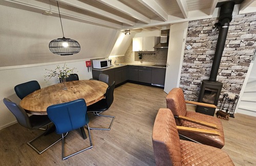 Gramsbergen Maison | Gerenoveerd 6 Pers. Huisje aan Visvijver Time4vacay