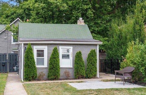 Merion Village Maison | German Village Beach Bungalow