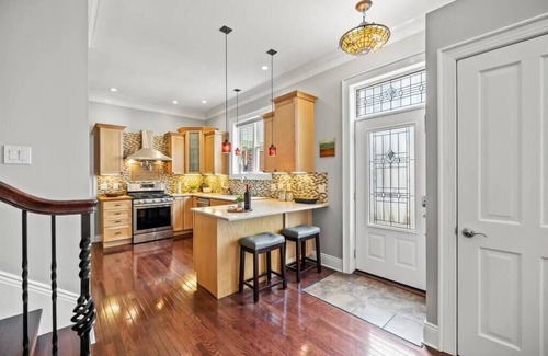 Merion Village Maison | German Village Large & Luxurious