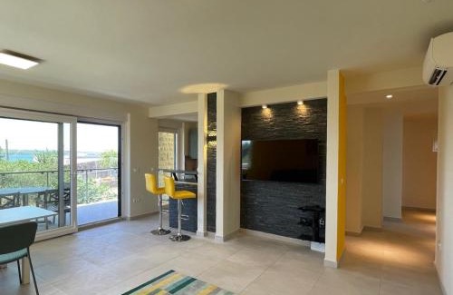 Maslenica Appartement | Geschmacksvolle Ferienwohnung mit Pool nur 60 m vom Strand für bis 5 Personen