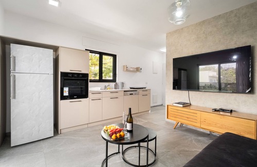 Gesher HaZiv Appartement | Gesher Haziv Peaceful Modern Stay