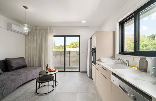 Gesher HaZiv Appartement | Gesher Haziv Peaceful Modern Stay
