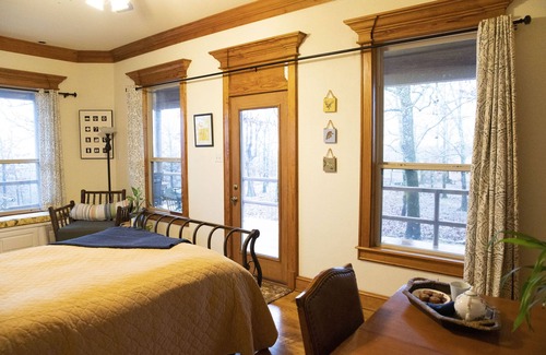 Ferndale Cabine | Obtenez un vrai goût de la véritable hospitalité du Sud et de la beauté naturelle des bois.