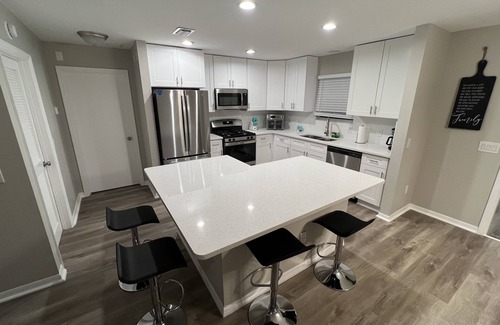 Lady Lake Maison | Get Cozy in this newly renovated home by The Villages!
